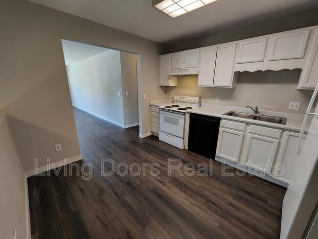 Building Photo - 1738 N 27th St