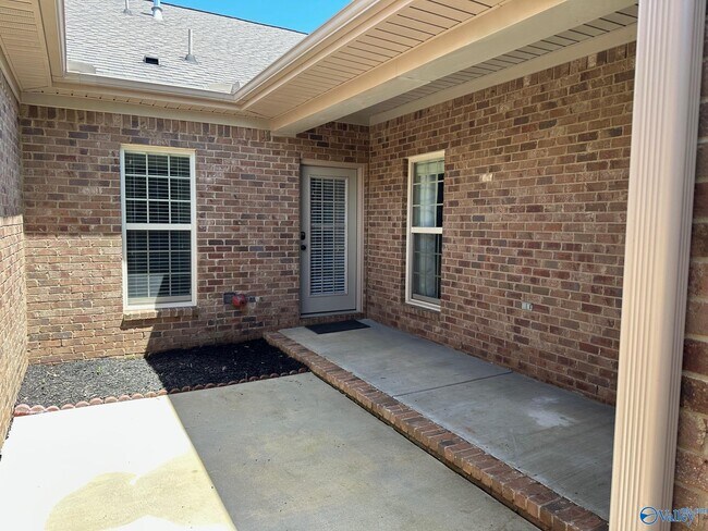 Building Photo - 539 W Mossyleaf Dr SW