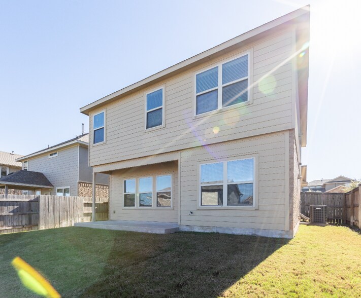 Building Photo - 1023 Chad Lp