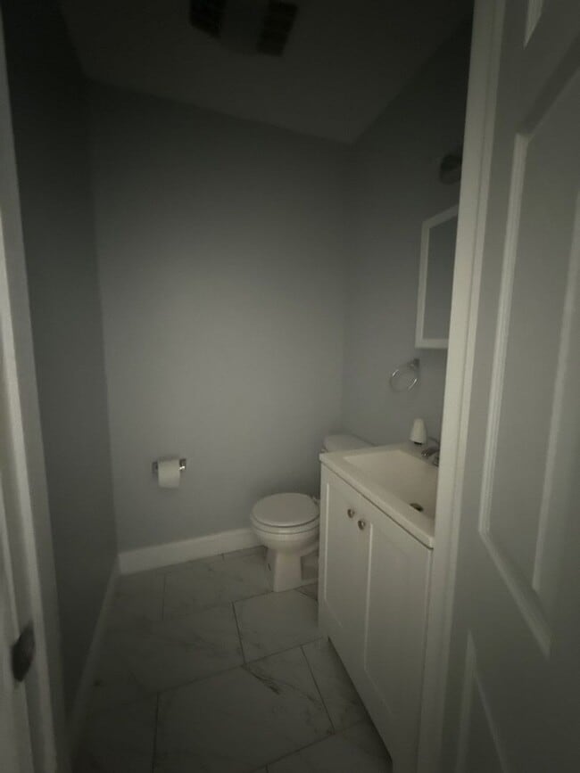 Building Photo - Three Bedroom house in Baltimore