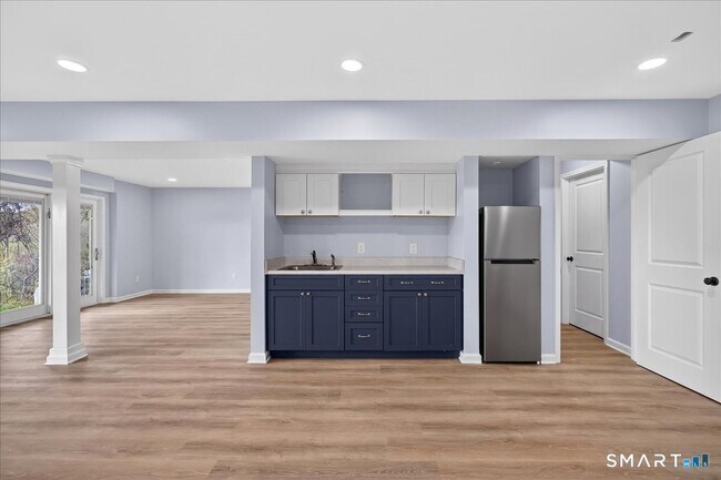 Building Photo - 675 Townsend Ave