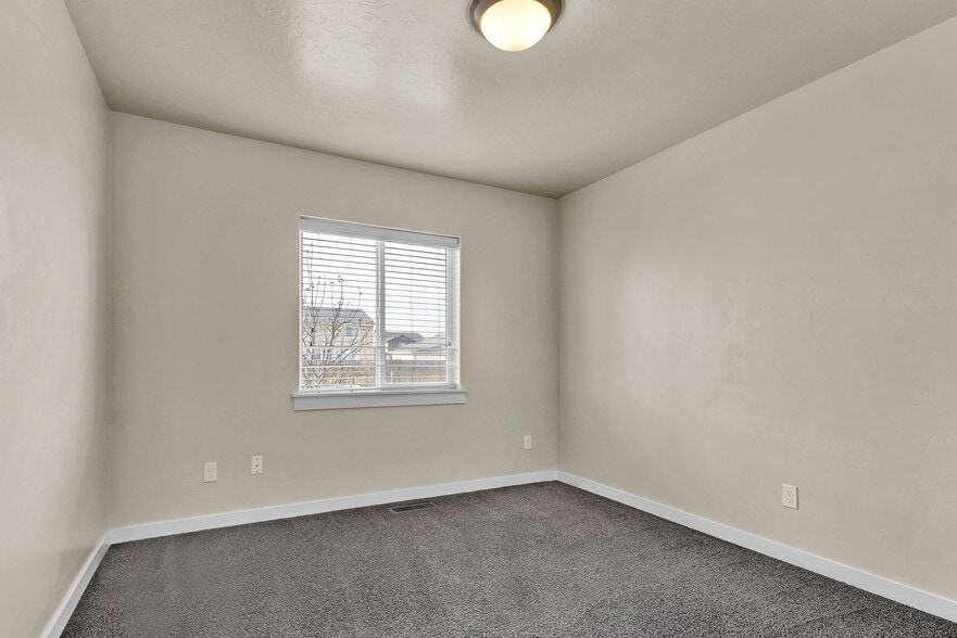 Building Photo - 1633 Placerville St