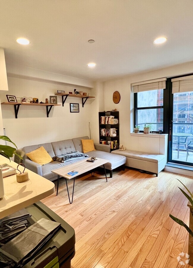Building Photo - 2101 Fdb apt 3C