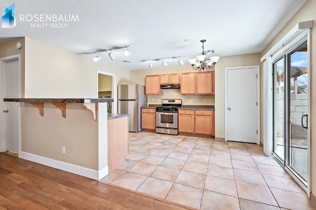 Building Photo - Charming 3-beds, 2.5-baths two-story home nestled in the desirable Tierra Del Paraiso community!