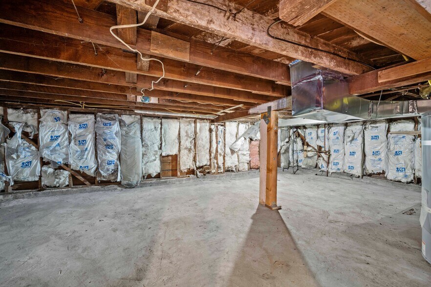 Building Photo - 4525 5th Ave NE
