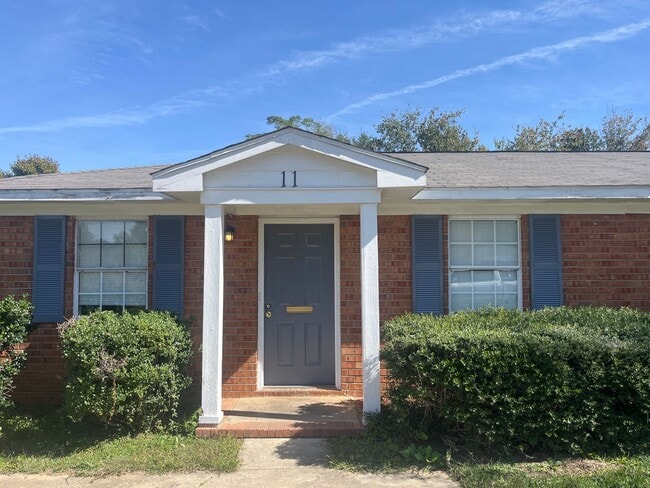 Primary Photo - 2 Bed, 1 Bath Apartment