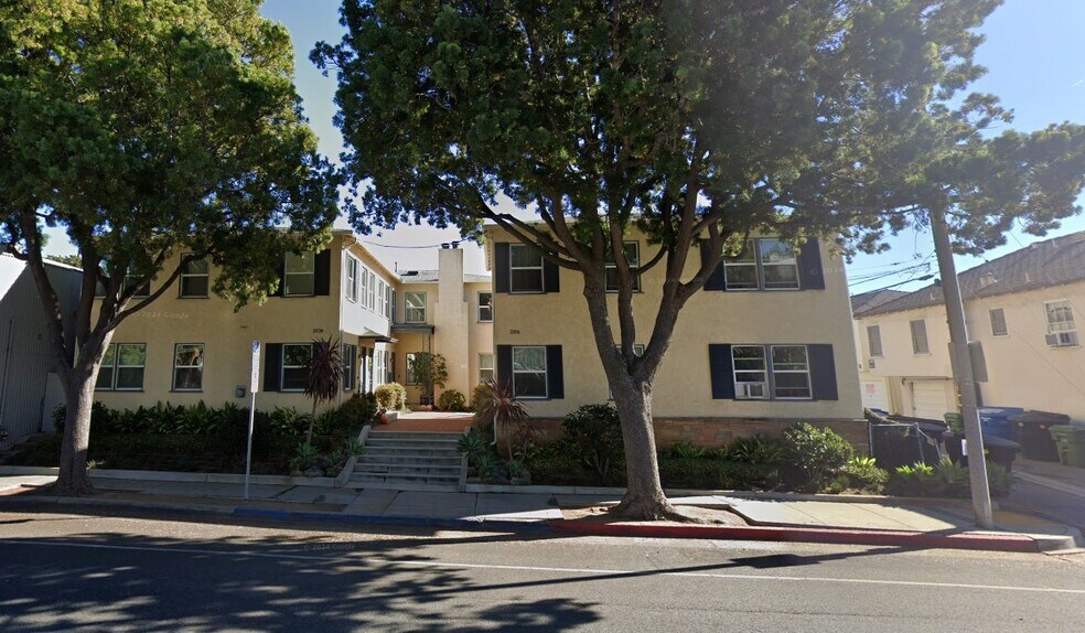 CURB VIEW - 2016 Montana Ave