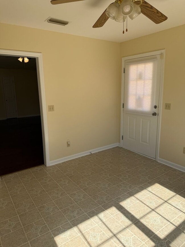 Building Photo - Beautiful Updated Ranch Style Home