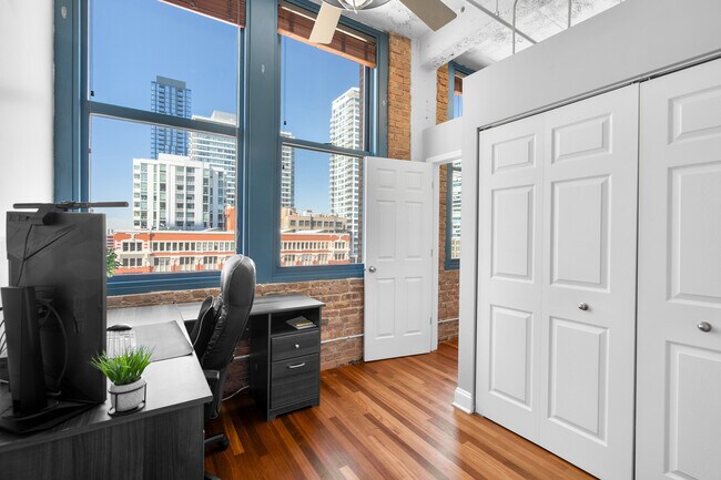 Building Photo - 124 W Polk St