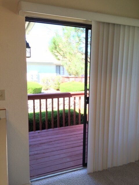 Building Photo - End Unit Two Bedroom Condo in North Prescott