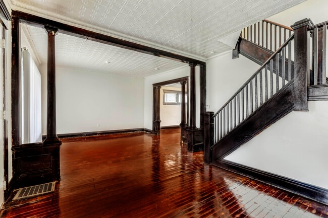 Building Photo - 5858 Seneca St