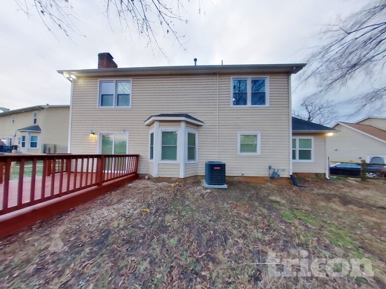Building Photo - 2501 Haybrook Ln