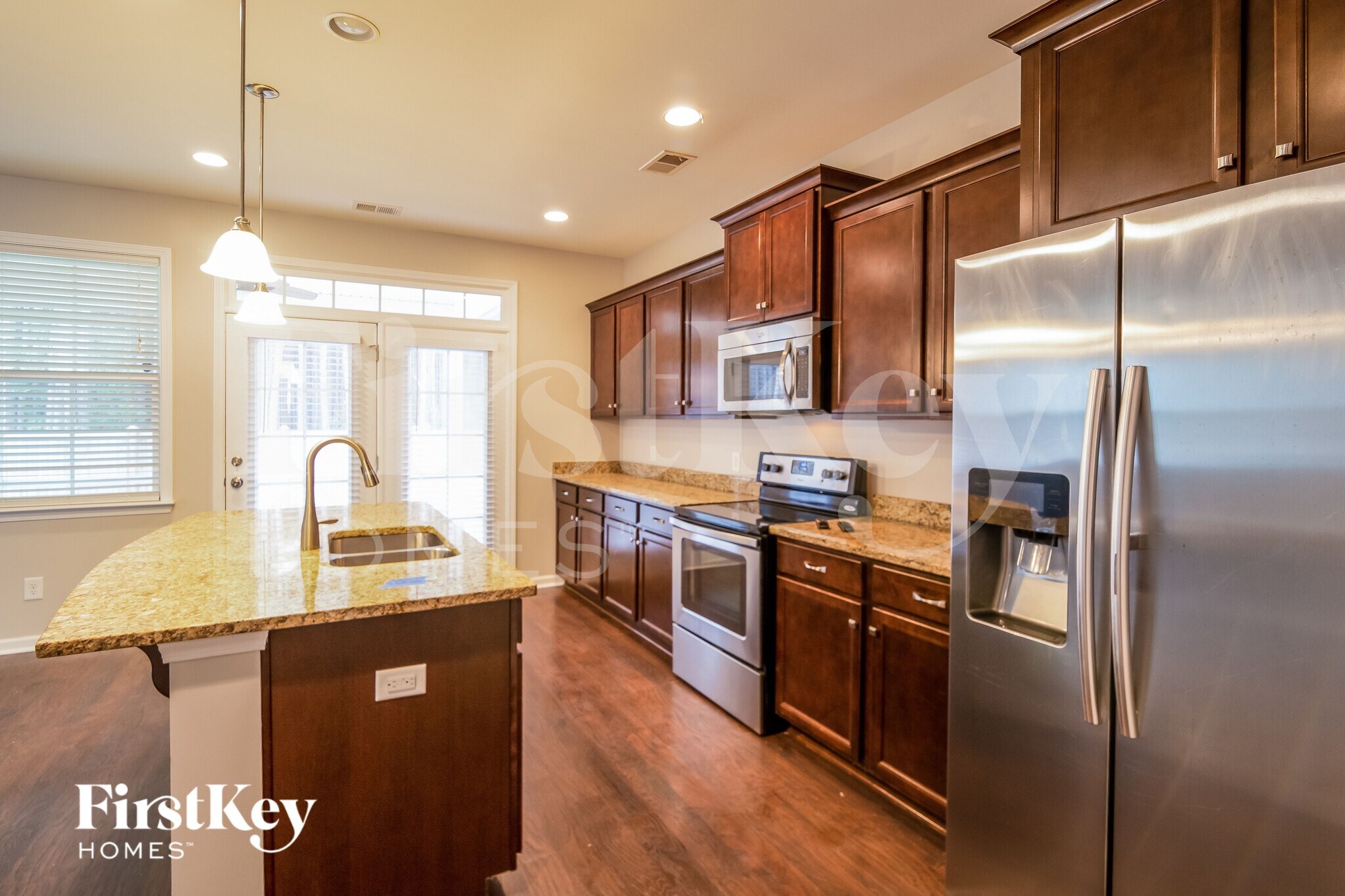 Building Photo - 425 Abelia Ln