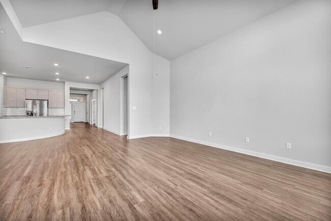 Building Photo - 121 High Plains Dr