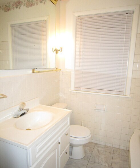 Building Photo - 2659 W 22nd St