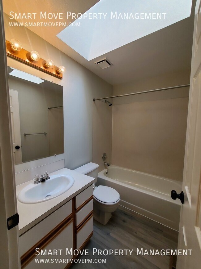 Building Photo - 2574 Sumac Ln