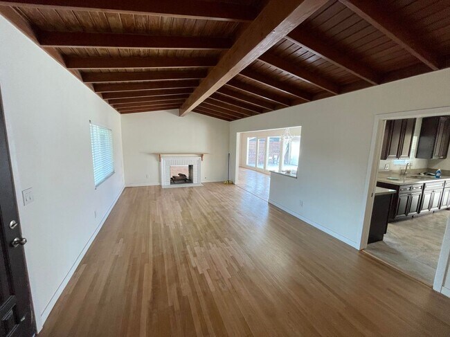 Building Photo - 5741 E 23rd St