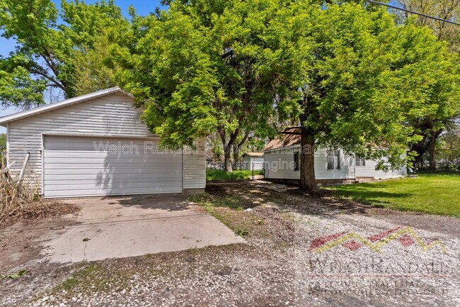 Building Photo - 421 E 2625 N