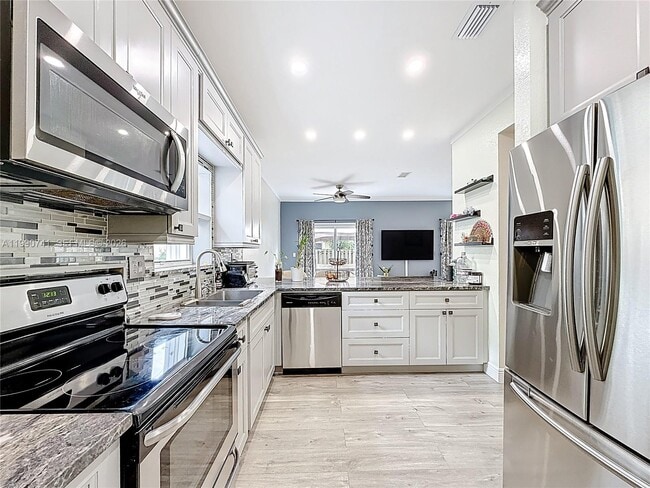 Building Photo - 14097 SW 51st Ln