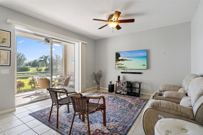Building Photo - 2BR/2BA Lake View Condo in Heritage Oaks Golf & Country Club