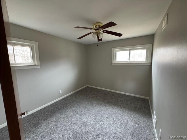 Building Photo - 7012 Tappon Dr