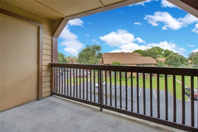 Building Photo - 320 Black Oak Ct