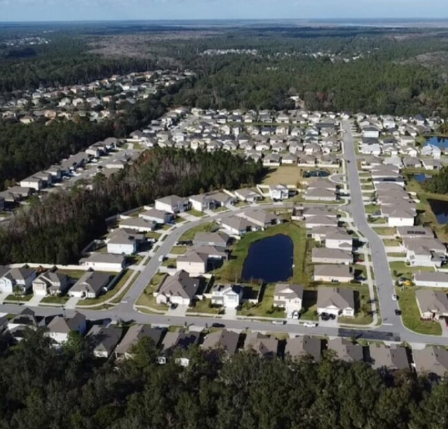 Building Photo - Cedarbrook Community Beauty, Holiday Gem, Available Now!