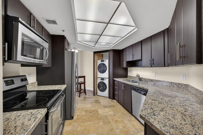 Building Photo - 5200 N Ocean Dr