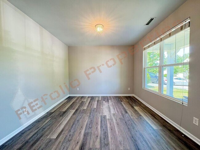 Building Photo - 1208 Golden Eagle Dr