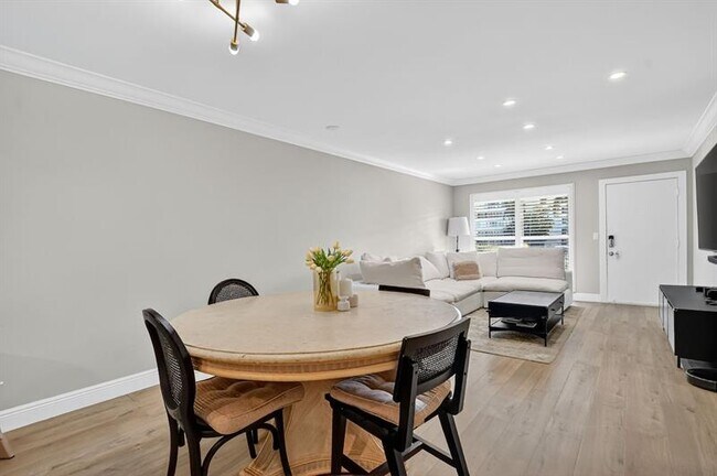 Building Photo - 55 SE 14th St