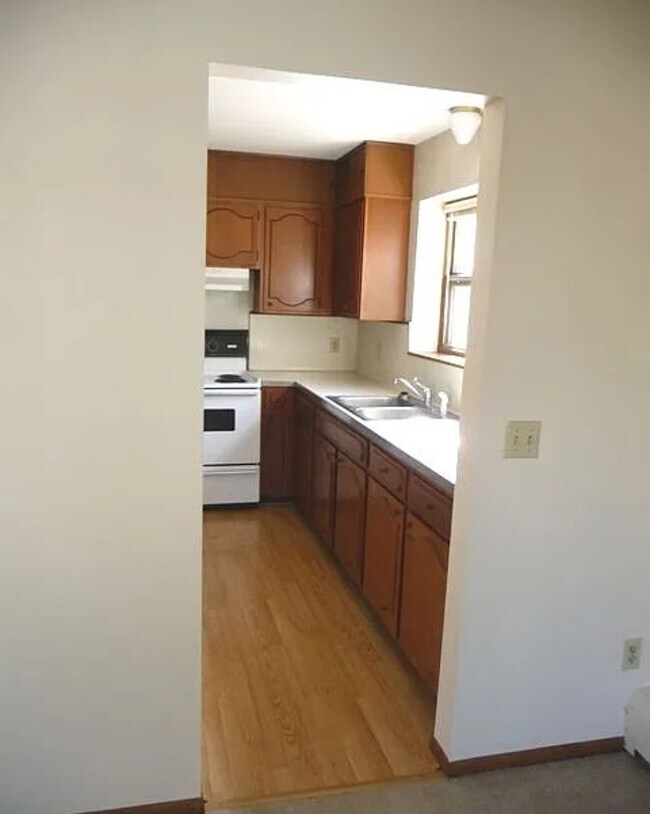 Building Photo - Lynn Apartments