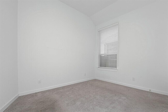 Building Photo - 17099 Crimson Crest Dr