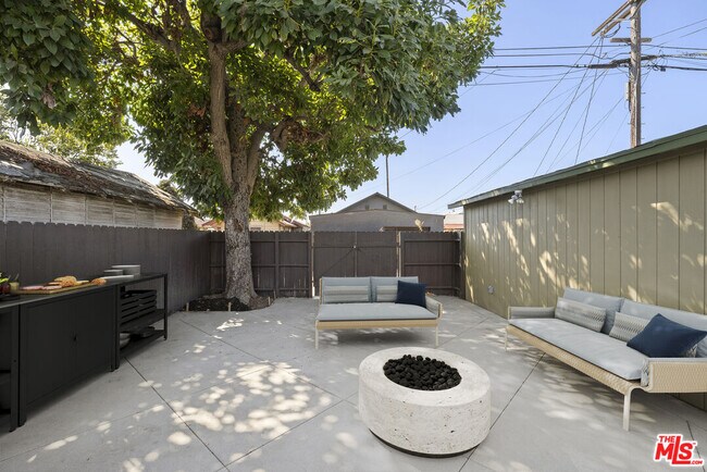 Building Photo - 3633 3rd Ave