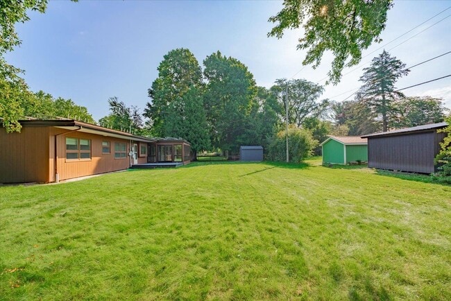 Building Photo - 5813 Anchorage Ave
