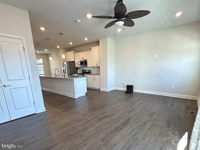 Building Photo - 7585 Marston Way