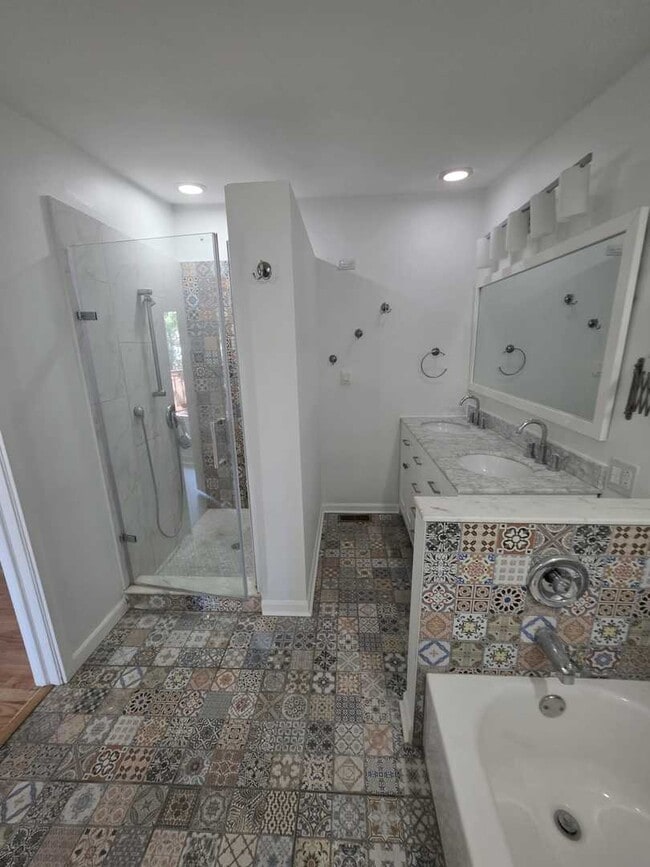 Building Photo - 20831 Maple Ct