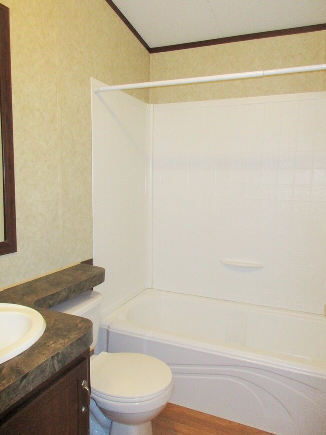 Building Photo - 3 bedroom 2 bath in Hydro, OK  73048
