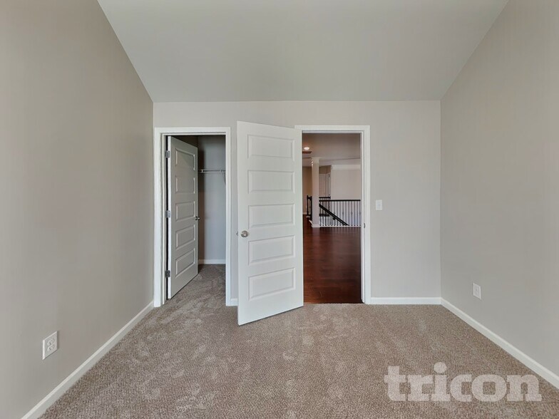 Building Photo - 68 Shenandoah Dr