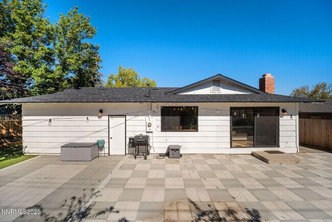 Building Photo - 1175 Akard Dr