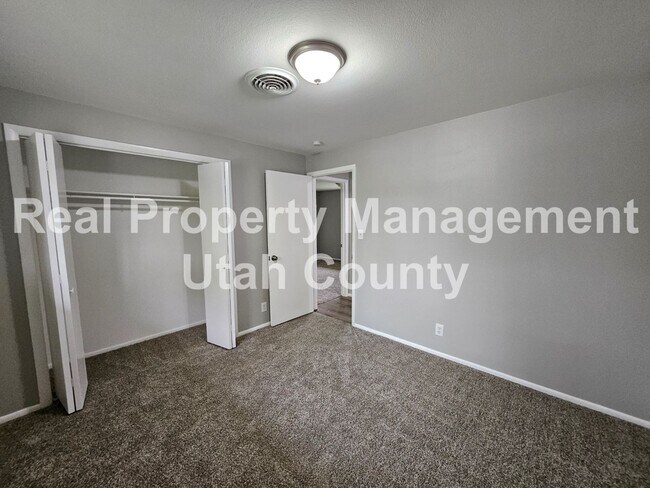 Building Photo - 1474 N 375 W