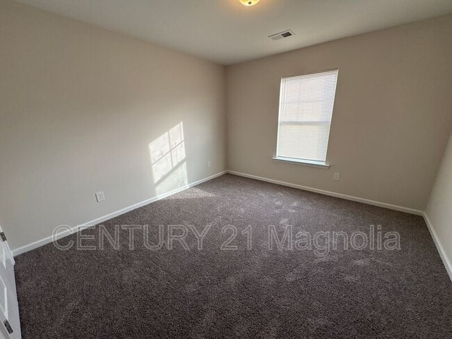 Building Photo - 815 Delta Ln