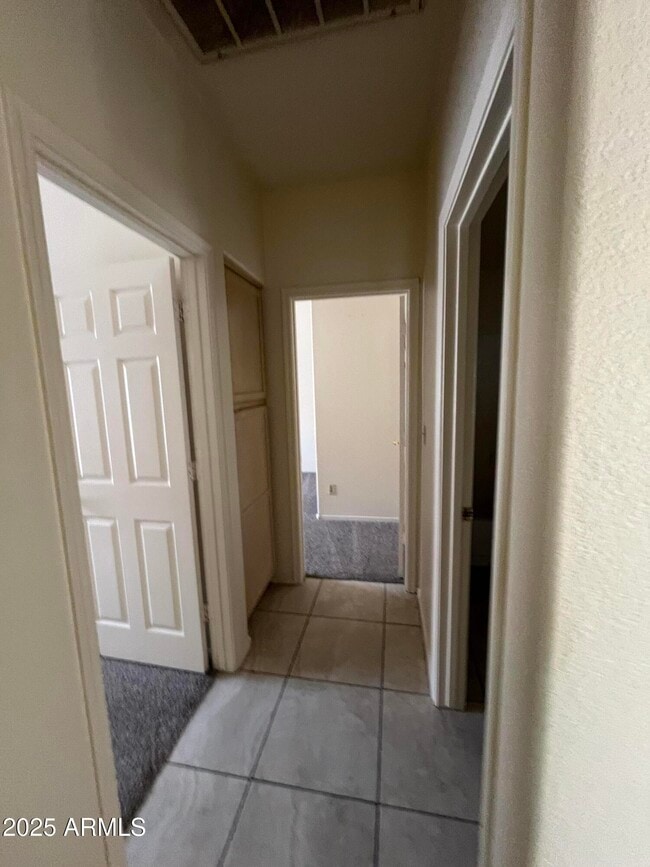 Building Photo - 4509 E South Fork Dr