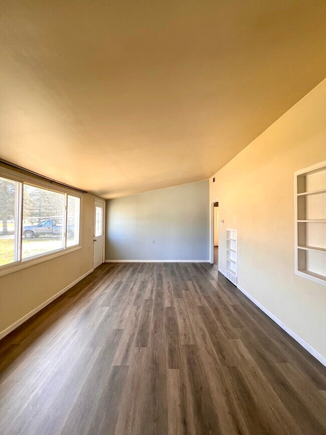 Hall - 1867 Payson Rd