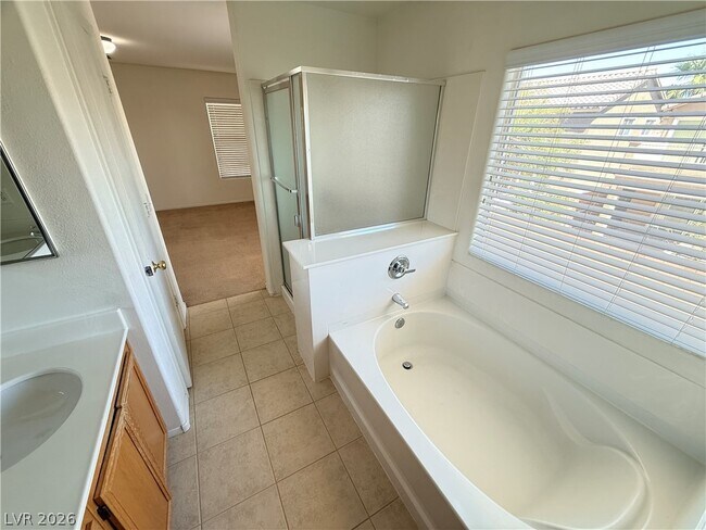 Building Photo - 2416 Cockatoo Dr