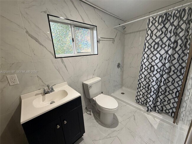 Building Photo - 2021 Wilmington St