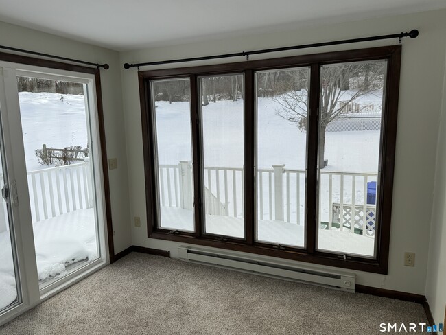 Building Photo - 10 Milton Rd