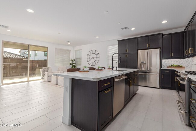 Building Photo - 14445 W Faye Way