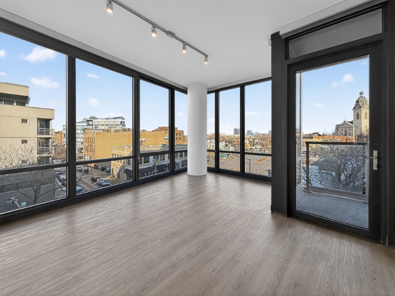 Building Photo - 736 N Aberdeen St