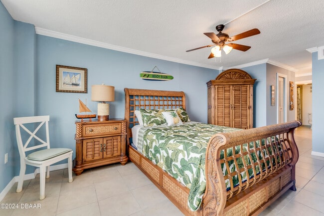 Building Photo - 935 N Halifax Ave