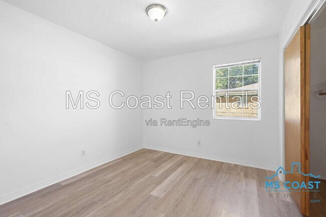Building Photo - 15317 Waycross Dr